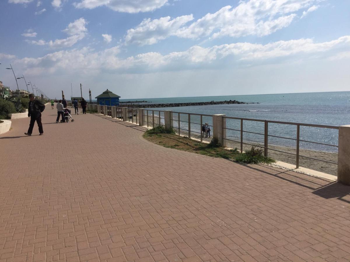 Front Sea Luxury Apartment Lido di Ostia Ngoại thất bức ảnh