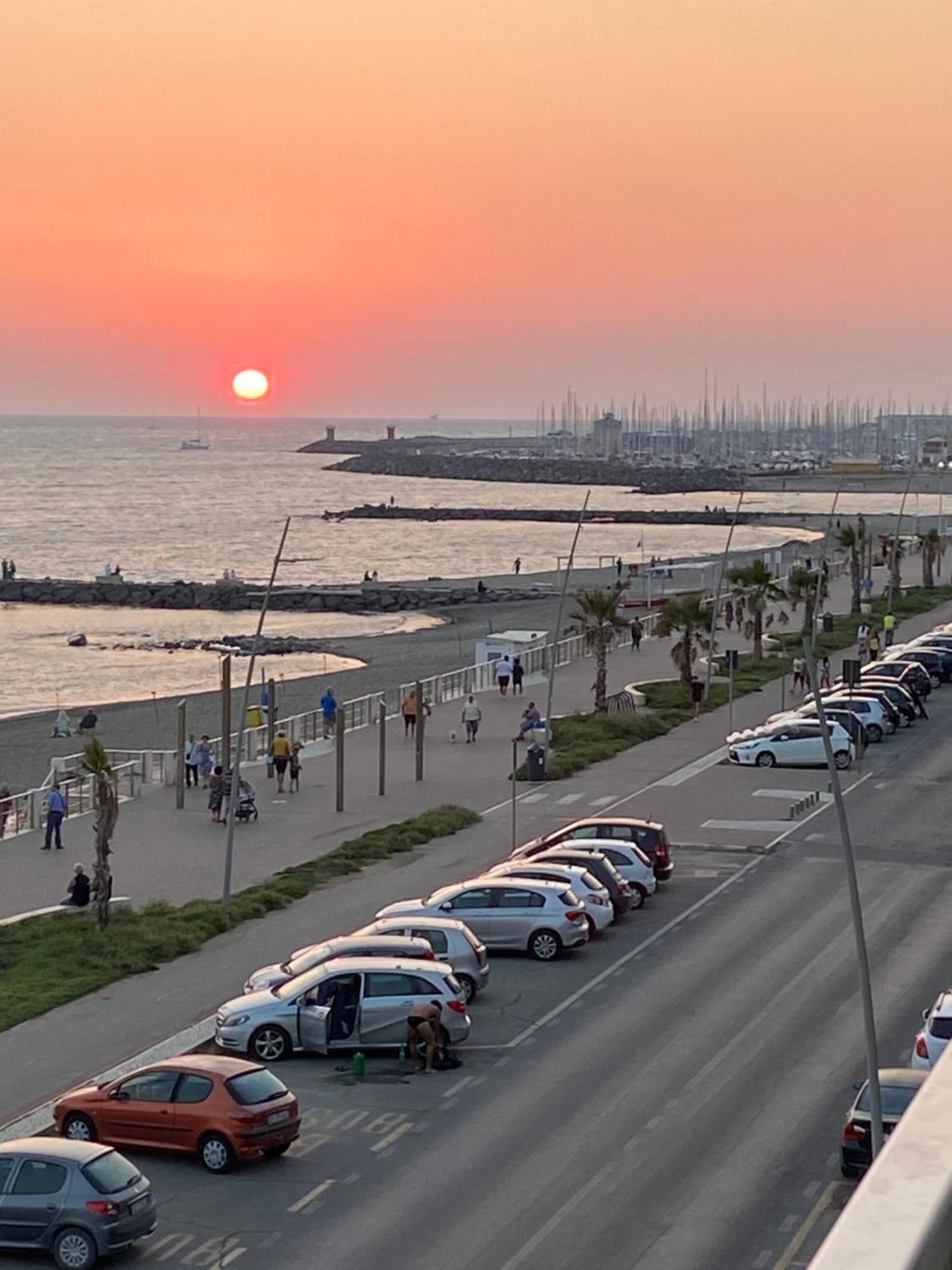 Front Sea Luxury Apartment Lido di Ostia Ngoại thất bức ảnh