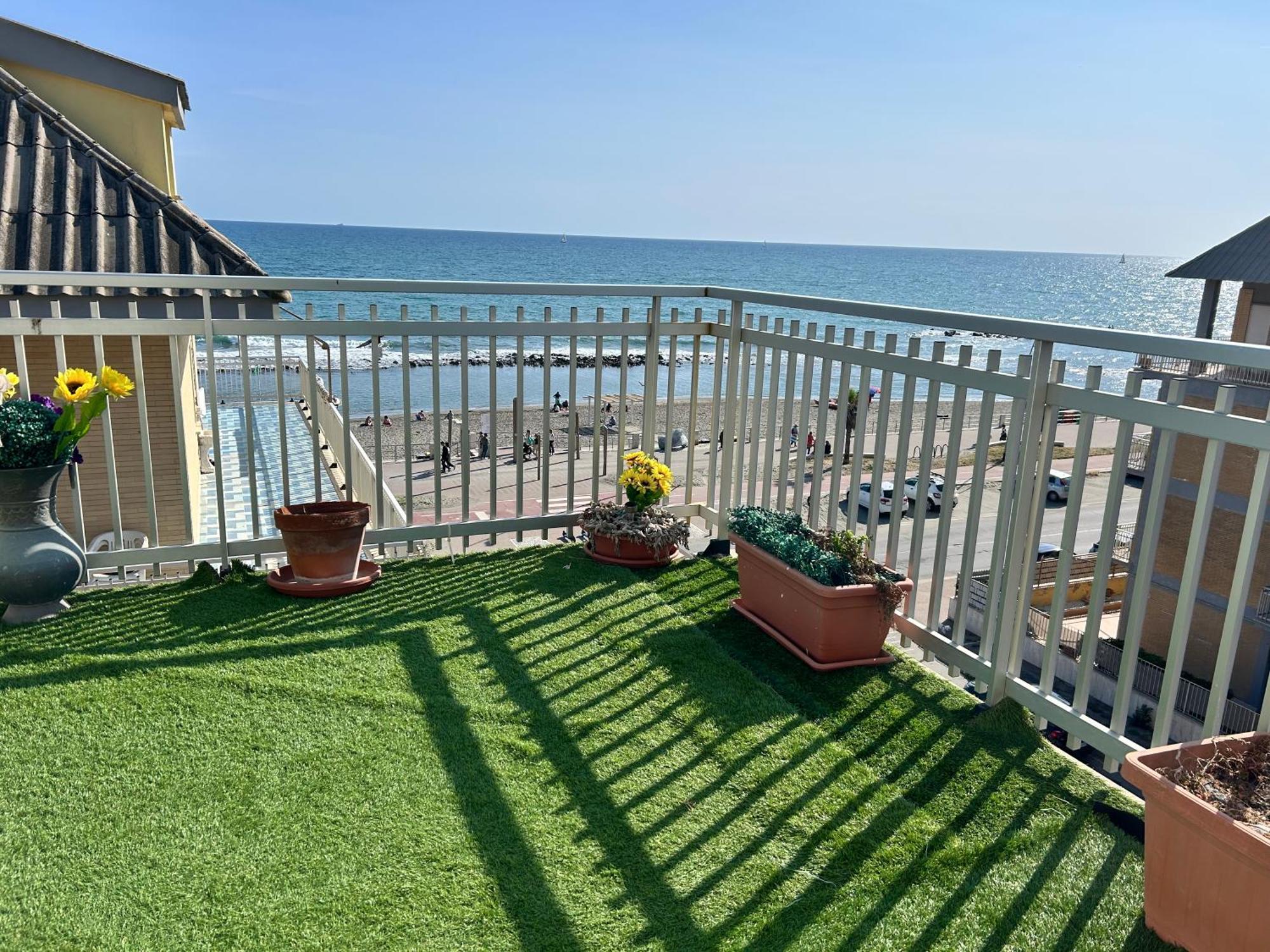 Front Sea Luxury Apartment Lido di Ostia Ngoại thất bức ảnh