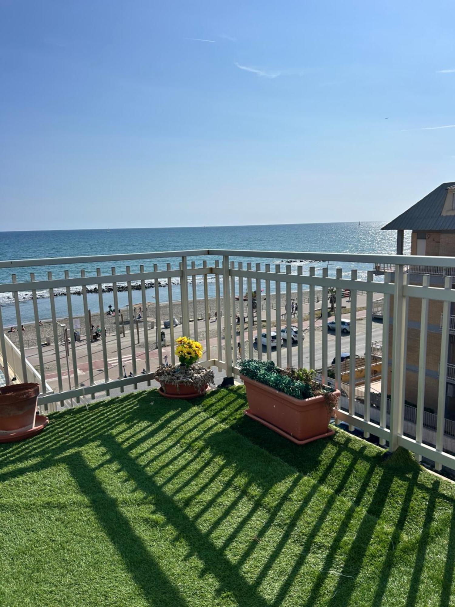 Front Sea Luxury Apartment Lido di Ostia Ngoại thất bức ảnh